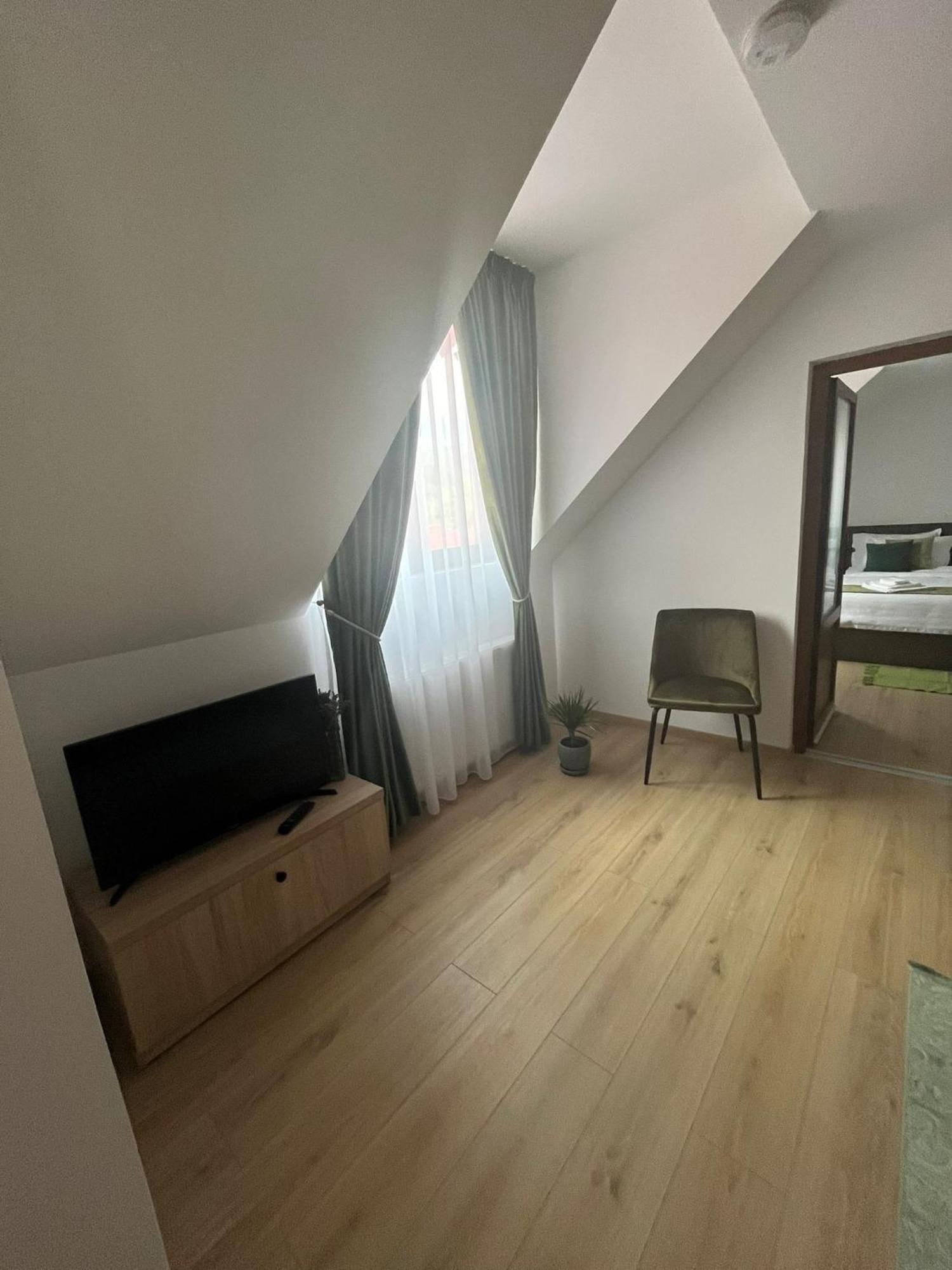 Kilometru108 Hotel Leordina Luaran gambar