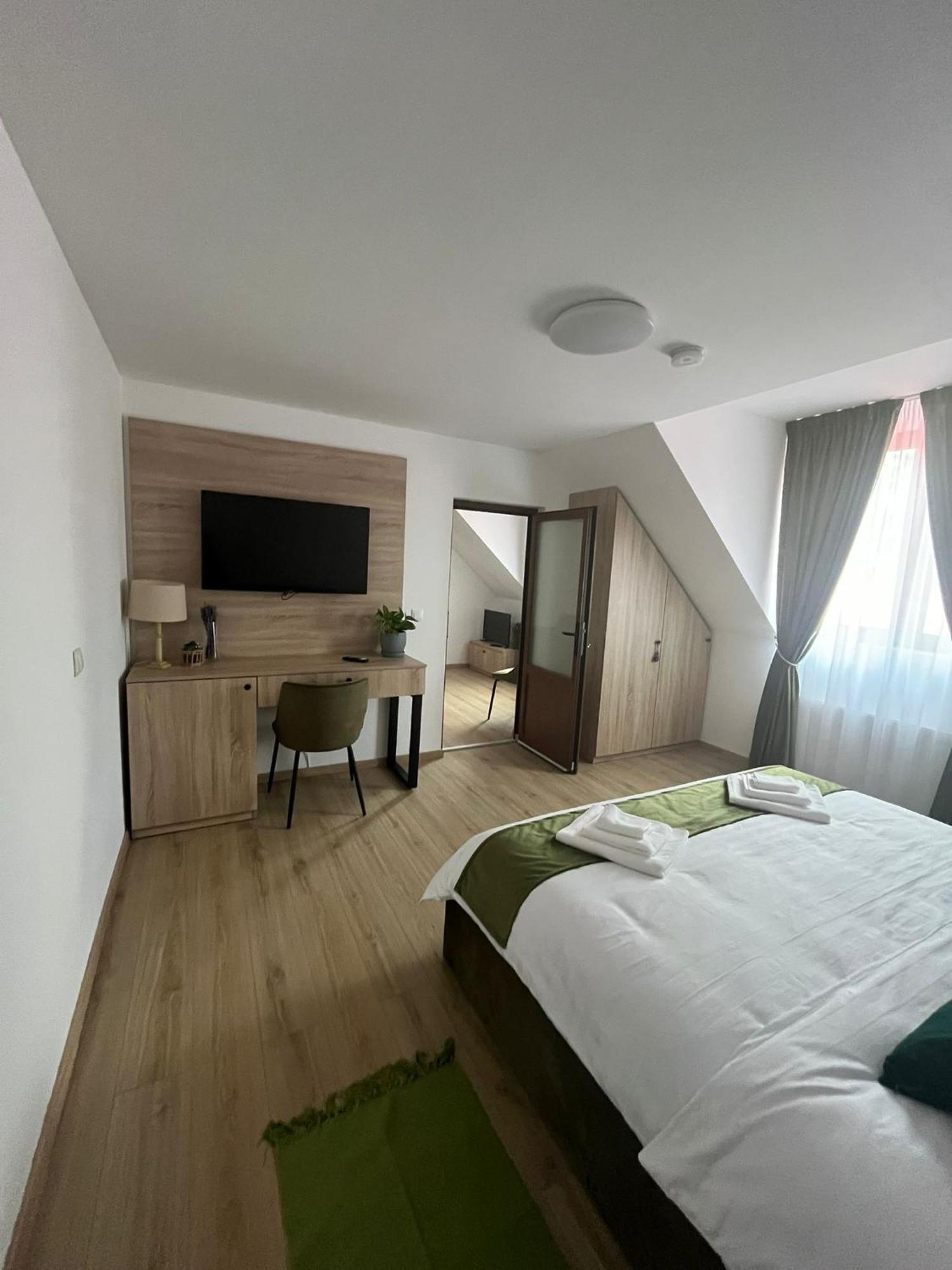 Kilometru108 Hotel Leordina Luaran gambar