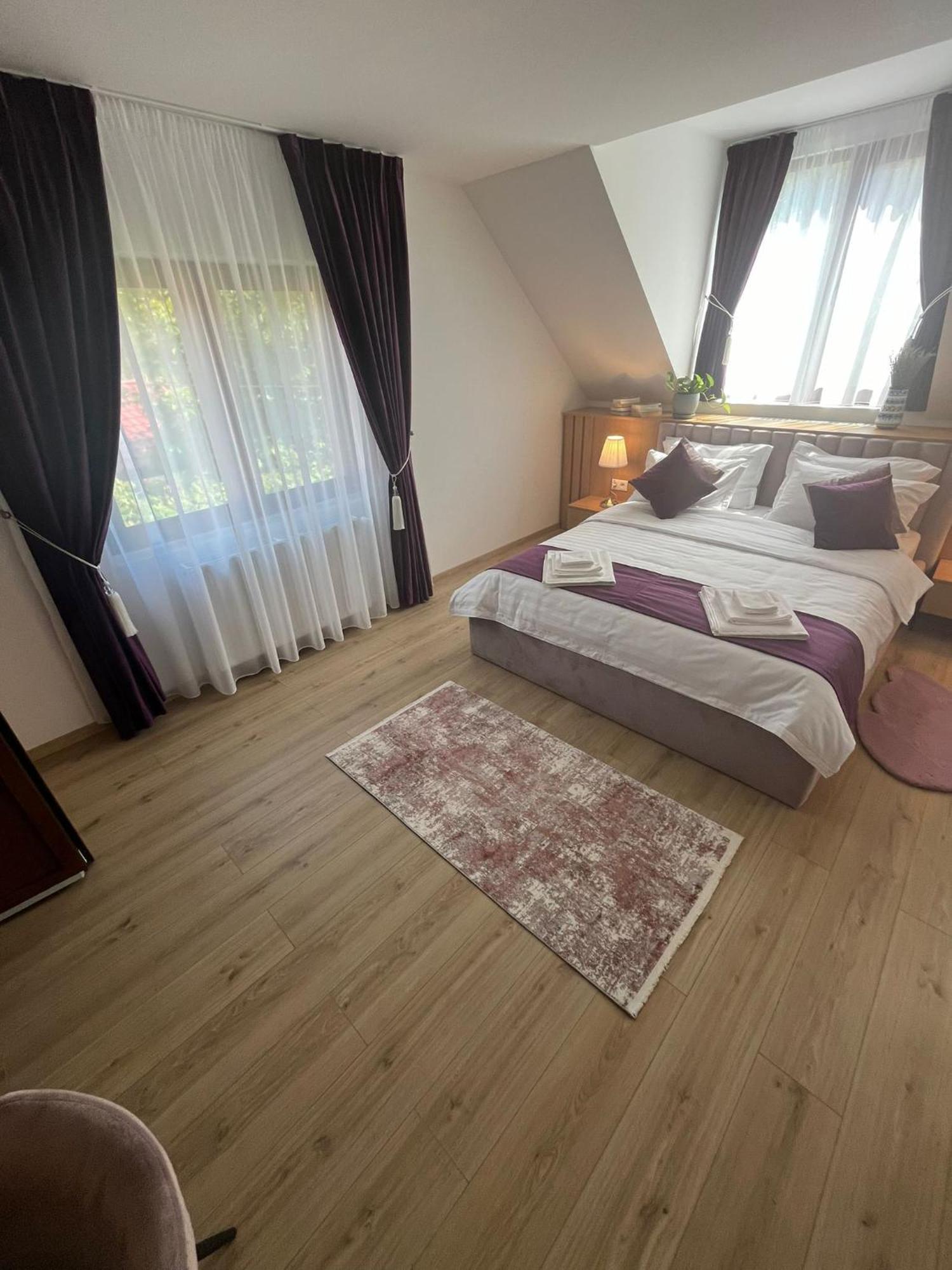 Kilometru108 Hotel Leordina Luaran gambar