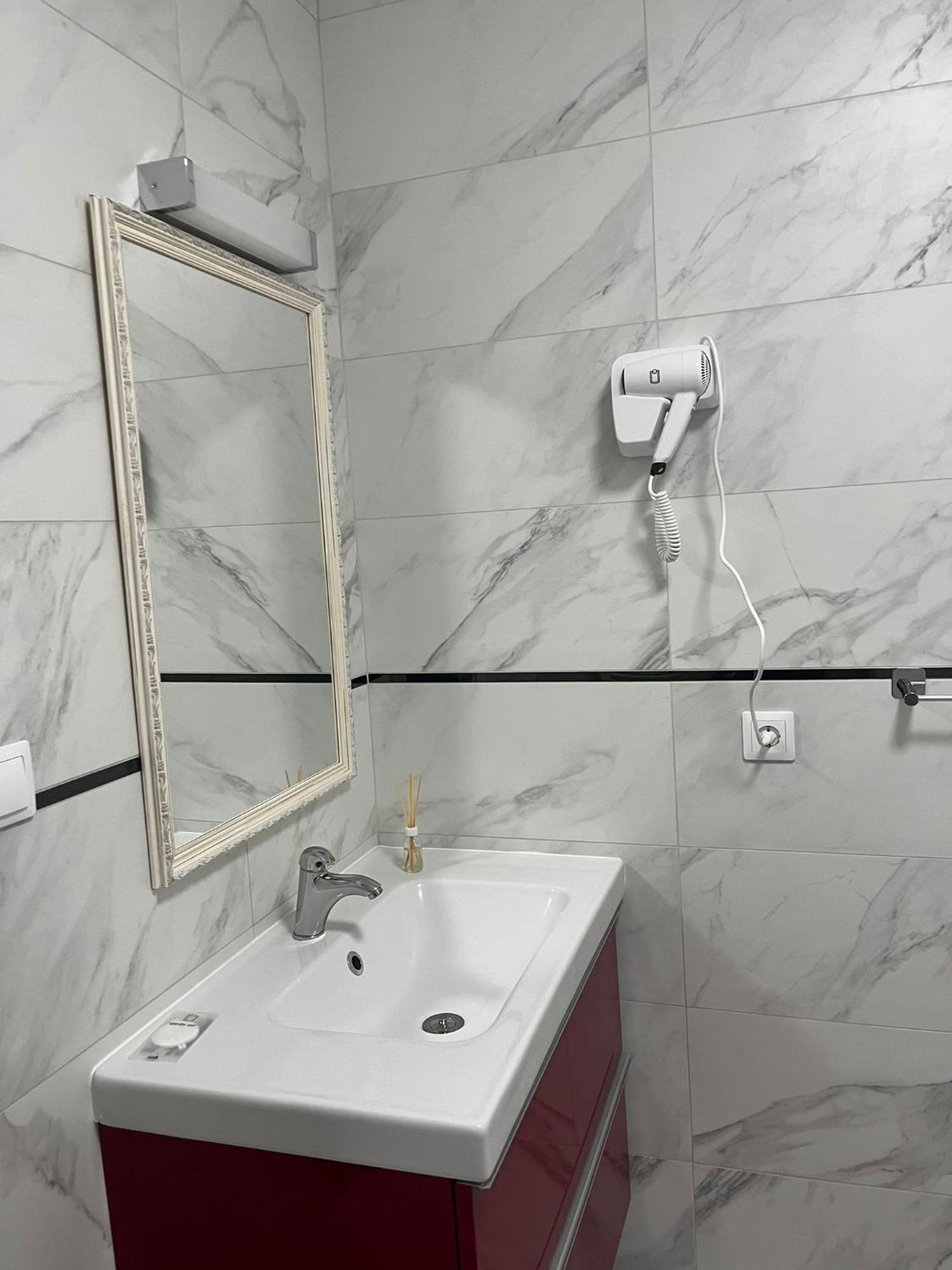 Kilometru108 Hotel Leordina Luaran gambar