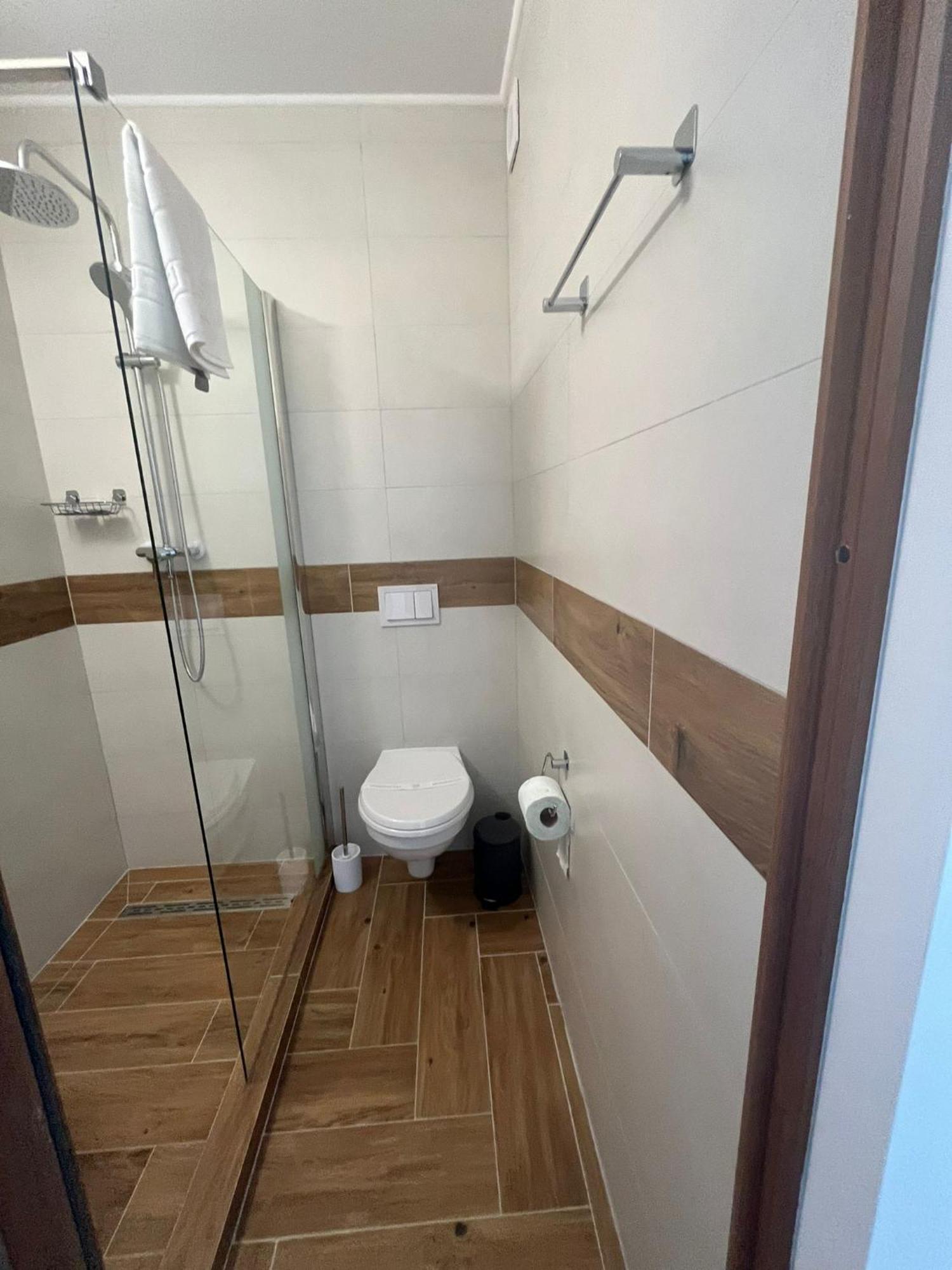 Kilometru108 Hotel Leordina Luaran gambar